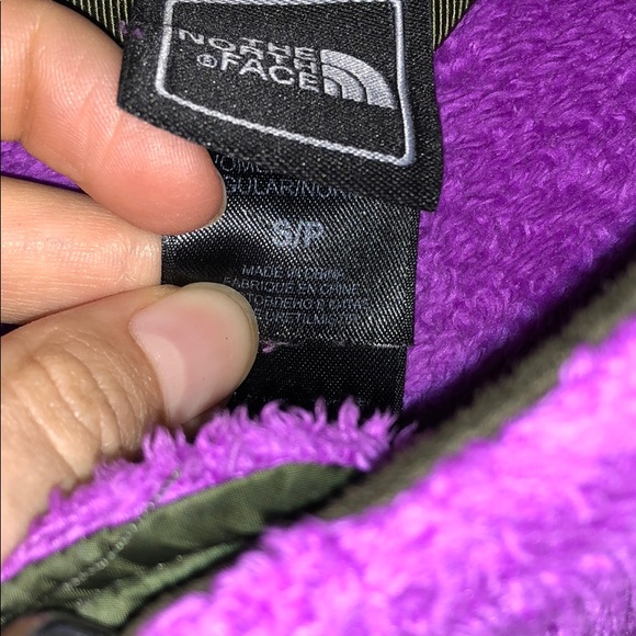 Women’s North Face Jacket - Picture 3 of 7